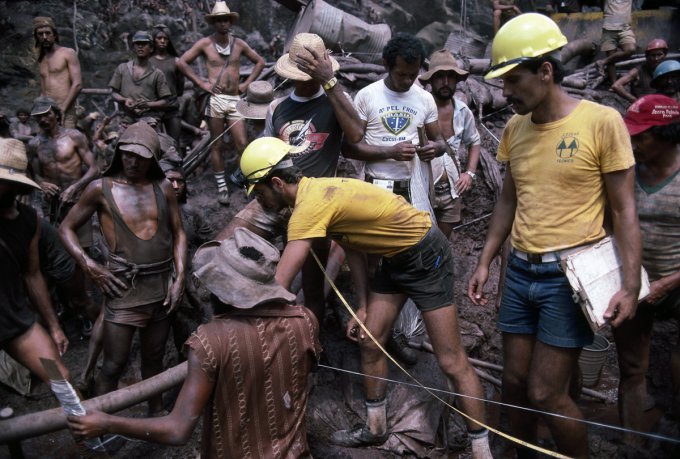 Захватывающие кадры золотой лихорадки, которая взбудоражила всю Бразилию. Фото