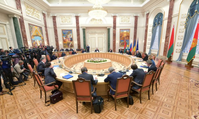 Стало известно, о чем договорилась трехсторонняя группа в Минске