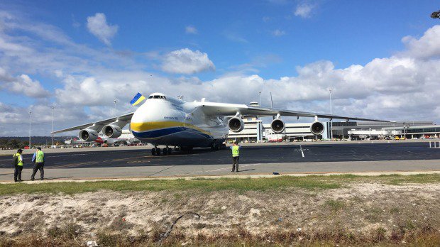 Самый большой в мире украинский самолет «Мрія» приземлился в Австралии. Видео