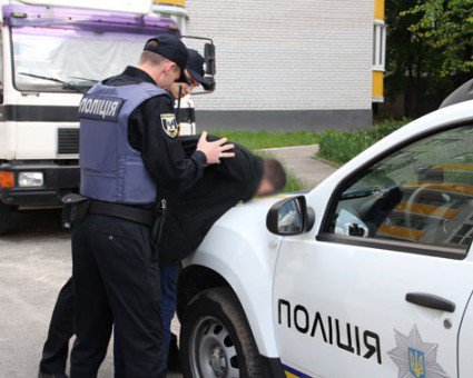 Резонансное ограбление в Чернигове: стрельба и раненый полицейский