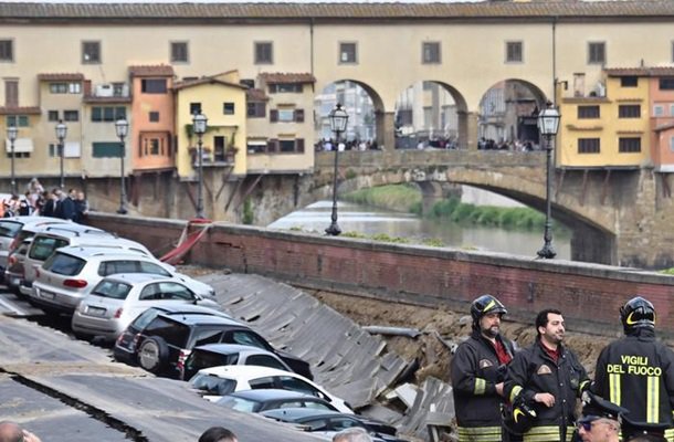 В Италии несколько десятков авто провалились под землю