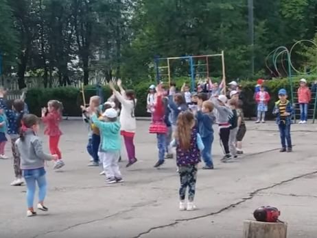 В оккупированном Крыму малышей заставляют делать зарядку под Газманова