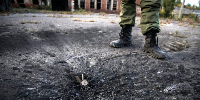 В Луганской области на растяжке подорвались военные, есть жертвы