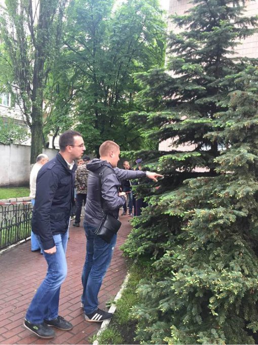 В Киеве хулиган бросил взрывчатку на территорию полицейского участка