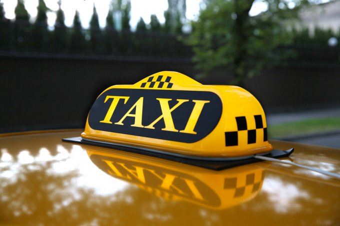 Киевский таксист ограбил легкомысленную девушку