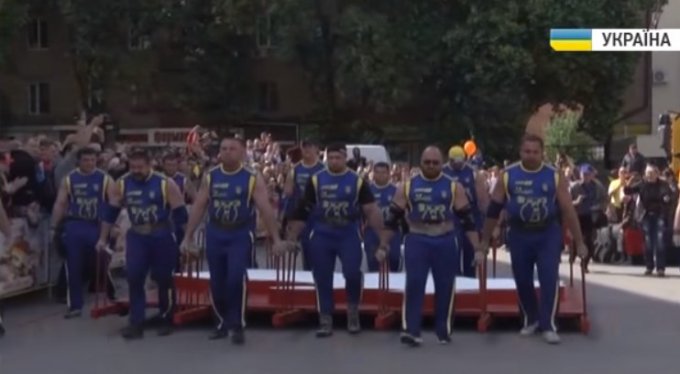 Украинские богатыри установили новый рекорд. Видео