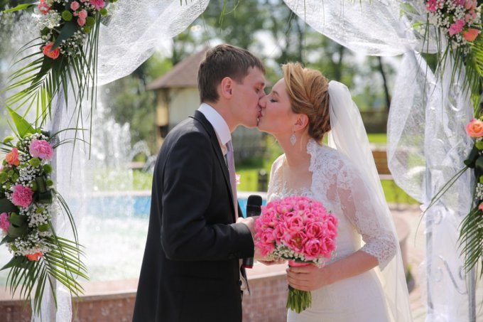 Известная украинская телеведущая вышла замуж 