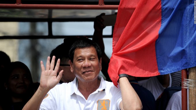 Новый президент Филиппин дал урок милосердия своим «коллегам»