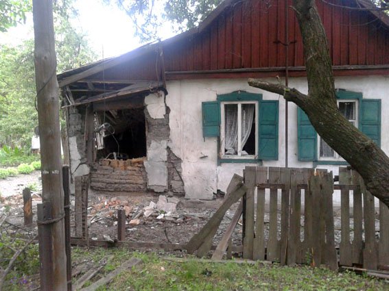 Артобстрел на Донбассе, есть жертвы среди мирного населения