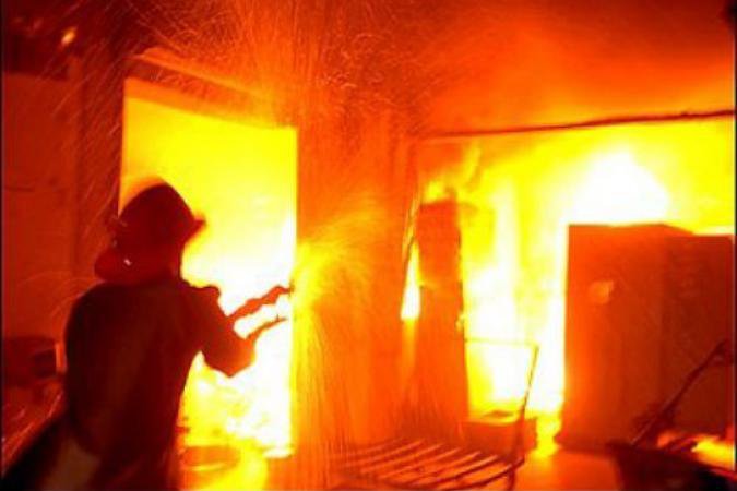 В Киеве загорелась квартира, есть погибшие