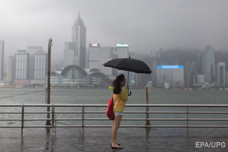 Гонконг под ударом тайфуна. Фото