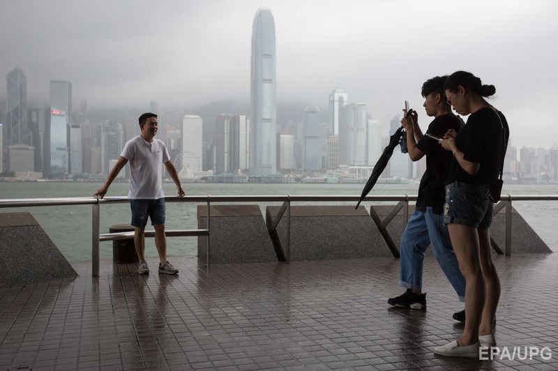 Гонконг под ударом тайфуна. Фото