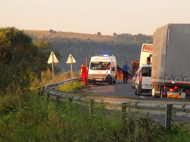 Автобус с 50 пассажирами попал в аварию на Прикарпатье