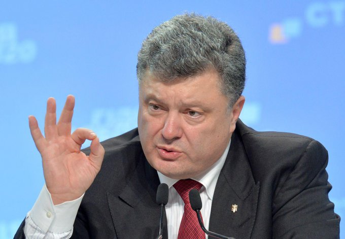 Порошенко: считанные недели остались до того, когда Европа откроет безвизовые двери для Украины