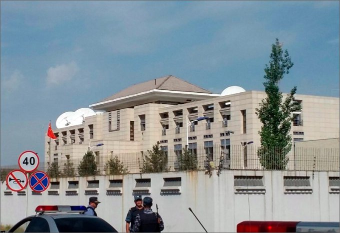 В столице Кыргызстана смертник пытался взорвать посольство Китая