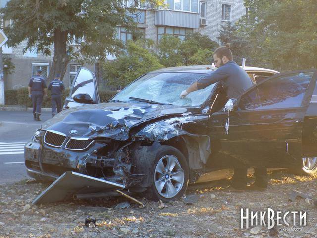 В Николаеве автомобиль сбил четырех человек