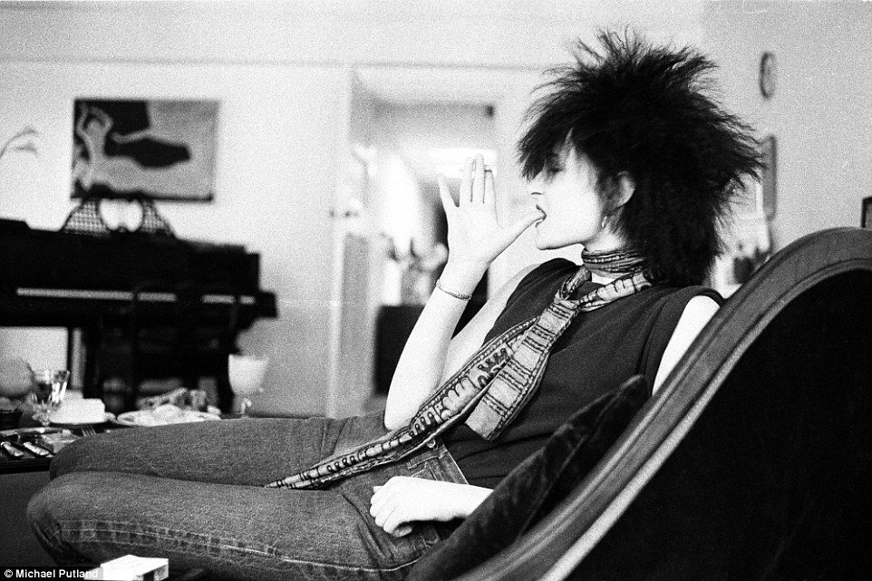 Редкие снимки Мика Джаггера, Джона Леннона и других рок-звезд 70-х. Фото