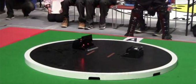 Японцы устроили бои роботов по правилам сумо. Видео