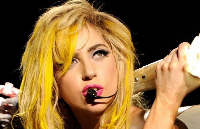 Леди Гага не может вылечиться от клинической депрессии
