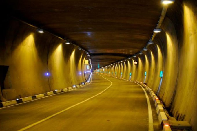 В КНР построили самый высокий автодорожный туннель