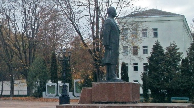 В Украине убран последний памятник Ленину