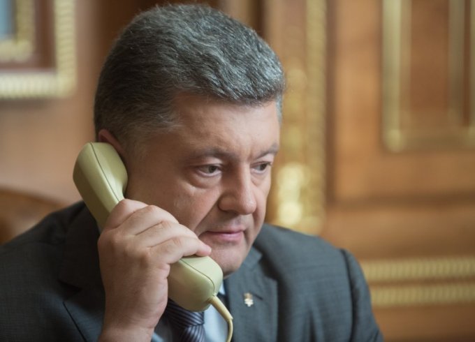 Трамп затронул проблему Крыма в разговоре с Порошенко