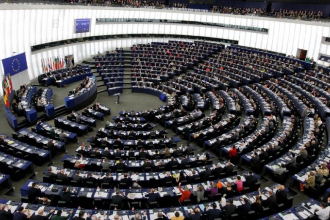 Европарламент перенес дату рассмотрения документа о безвизовом режиме с Украиной