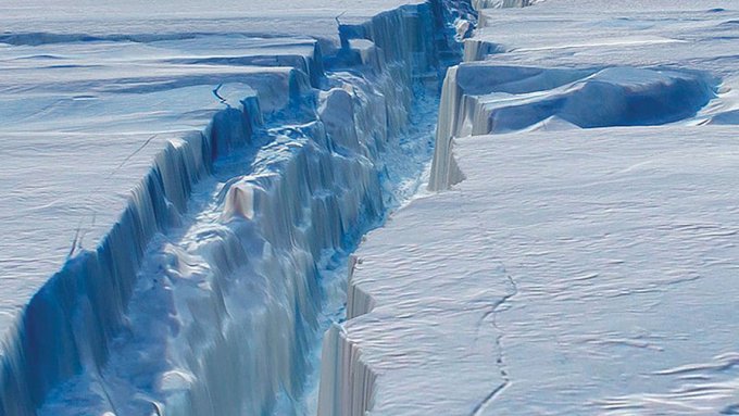 Исследователи NASA сфотографировали гигантскую трещину в Антарктиде
