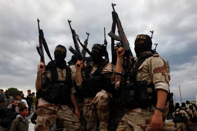 Боевики «Исламского государства» показали захваченную российскую технику. Видео