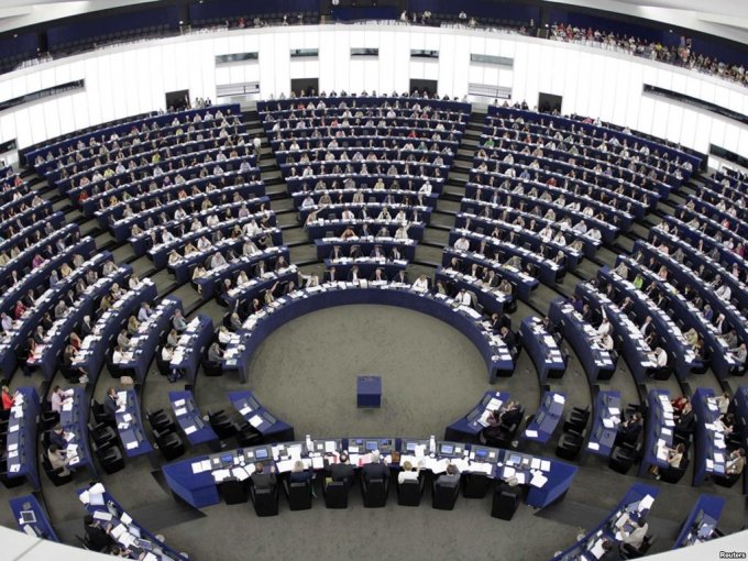 Европейский парламент утвердил процедуру приостановки безвизового режима