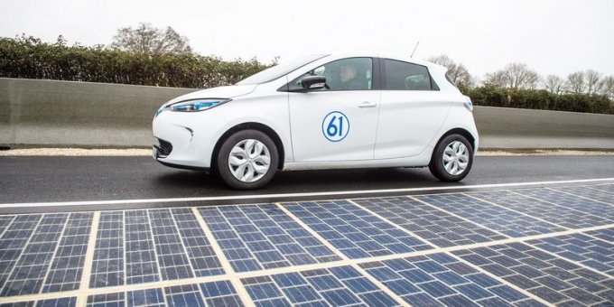 Во Франции появилась автомобильная дорога из солнечных батарей