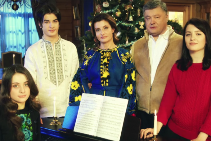 Петр Порошенко публично поздравил дочерей с Днем рождения