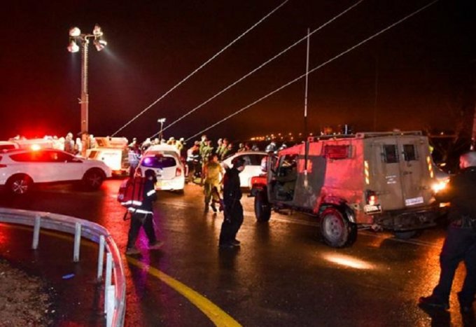 Автобус в Израиле сорвался в пропасть: водитель и еще 6 человек погибли