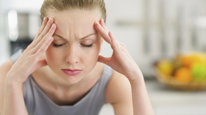 Медики рассказали, что может спровоцировать приступ мигрени