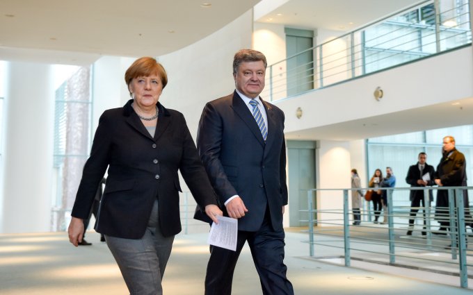 Эти вопросы обсуждались на встрече Меркель и Порошенко