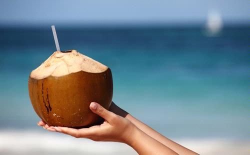 5 фантастических свойств кокосовой воды