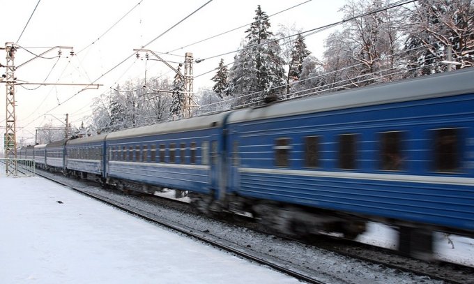 ЧП в Винницкой области: супружескую пару сбил поезд