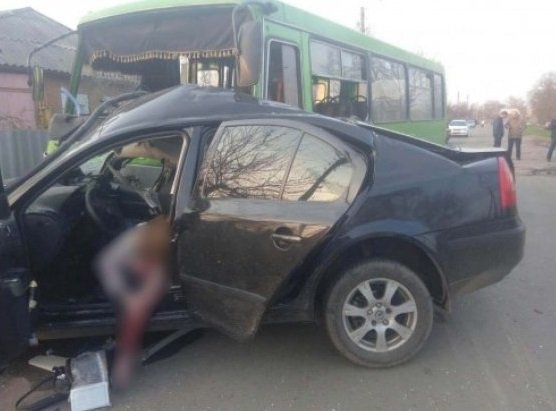Автокатастрофа на Харьковщине: двое погибли на месте, 11 получили травмы