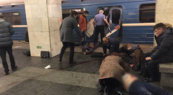 Подробности взрывов в питерском метро: погибших уже 12