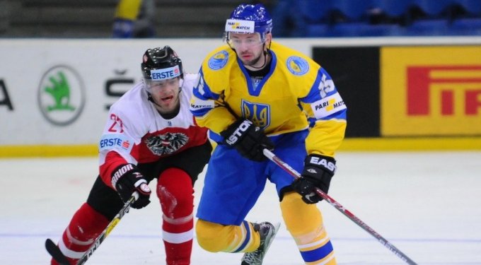 Сборная Украины по хоккею проиграла третий матч домашнего чемпионата мира