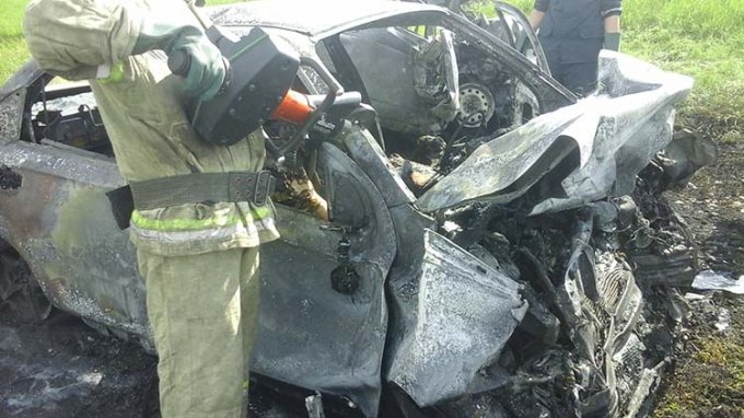 Смертельное ДТП на трассе под Донецком: 3 человека погибли