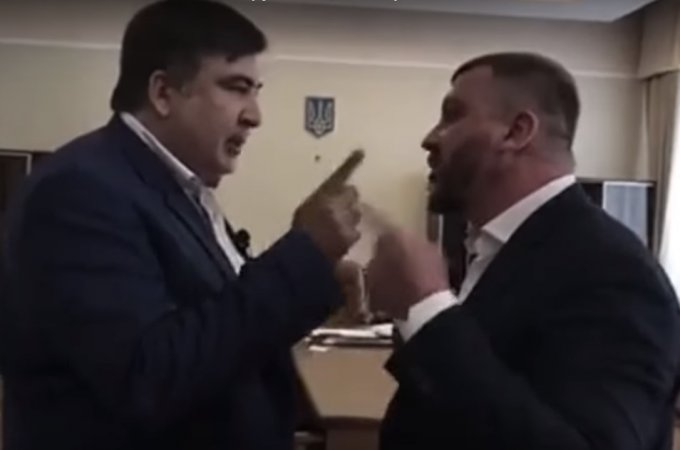Саакашвили зрелищно поскандалил с министром юстиции