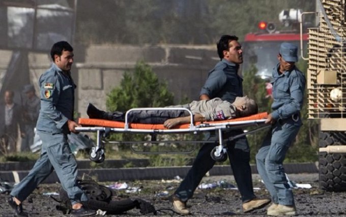 Количество жертв теракта в Афганистане продолжает увеличиваться