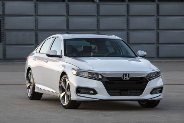 В США стартуют продажи Honda Accord десятого поколения