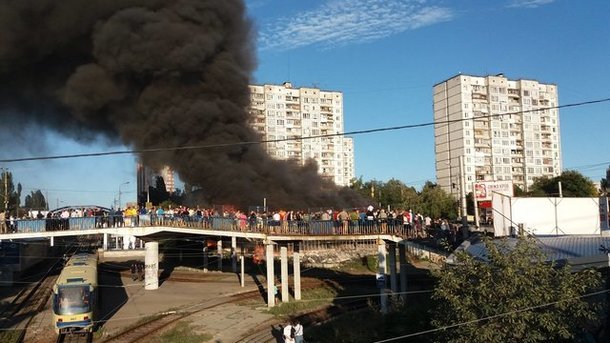 Стали известны подробности масштабного пожара на киевском рынке 