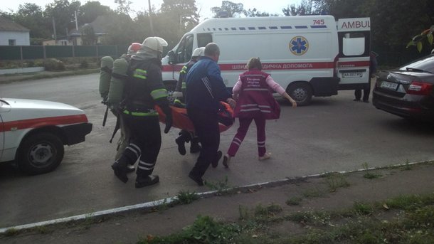 Жуткий пожар под Киевом: из огня вынесли парня