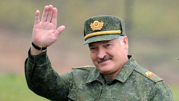 Лукашенко заверил, что не будет атаковать Украину