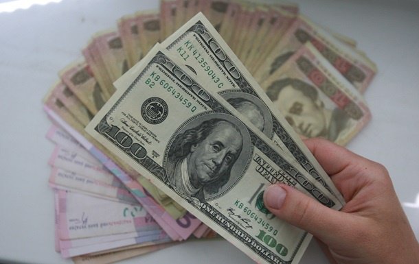 Официальный курс валют: доллар подешевел на 5 копеек