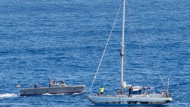 Рыбаки обнаружили пропавшую в открытом океане яхту