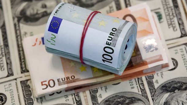Официальный курс валют: Евро подешевел на 34 копейки 